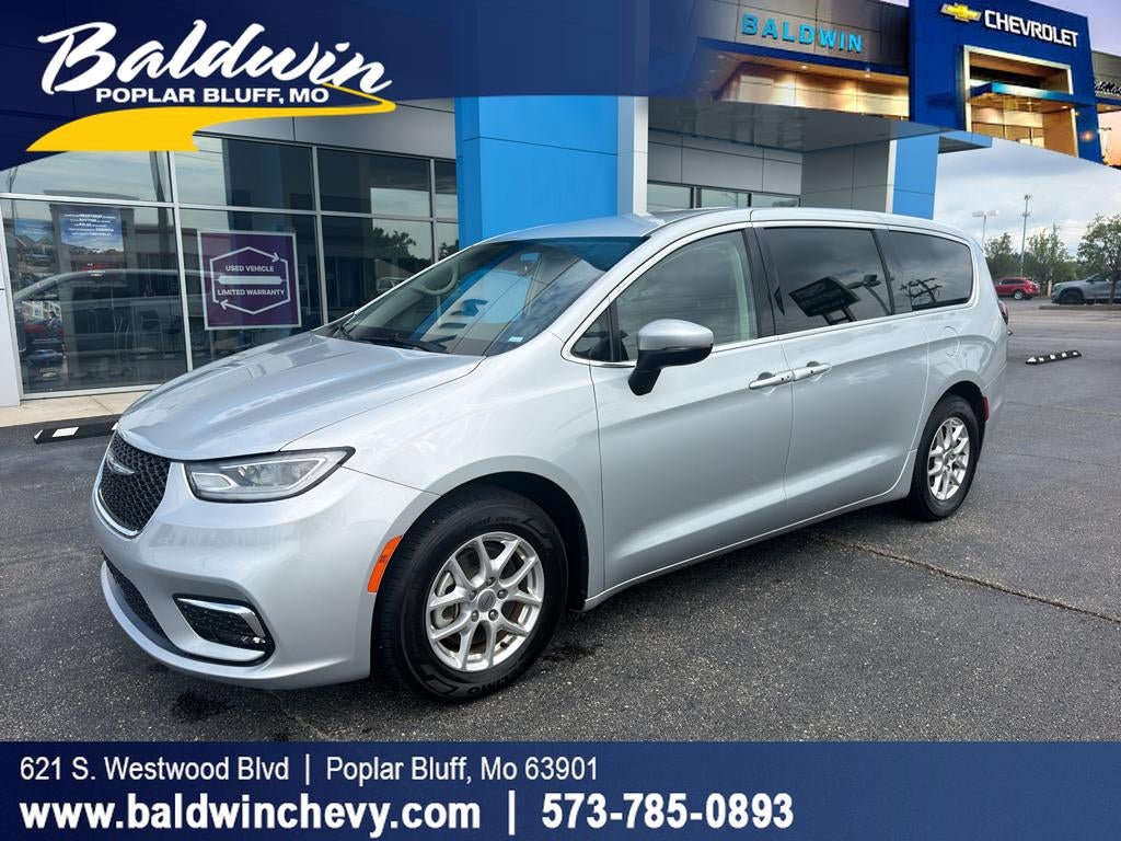 2023 Chrysler Pacifica Touring L in Silver — front three-quarter view