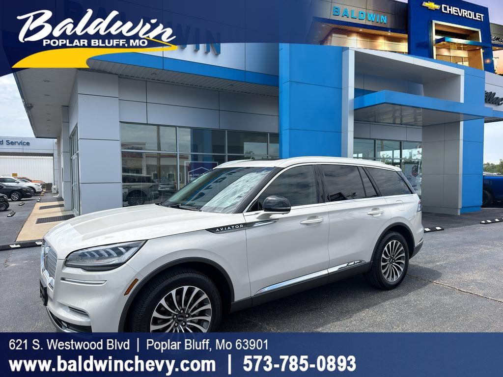 2022 Lincoln Aviator Reserve in White — front three-quarter view